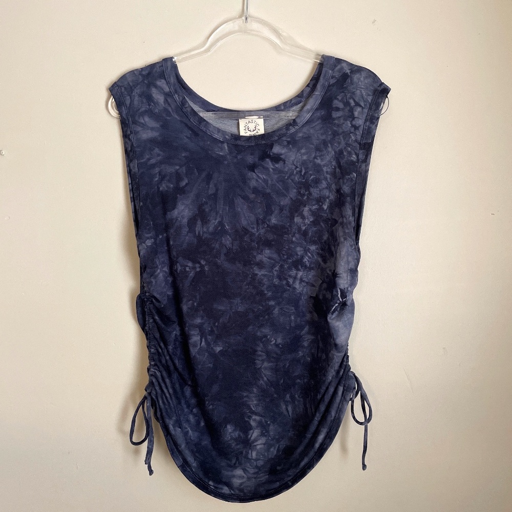 NWOT Adjustable Navy Tie Dye Fantastic Fawn Sleeveless Top Womens Large